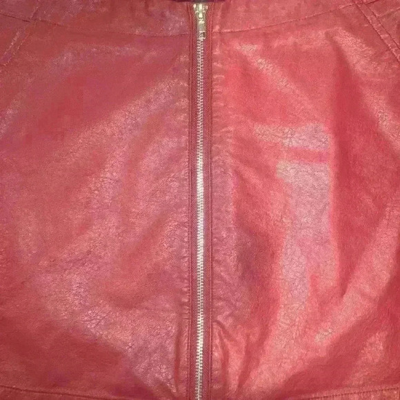 COMME Red Faux Leather Zip Up MINI Skirt Size Medium EXC CON - Picture 2 of 8